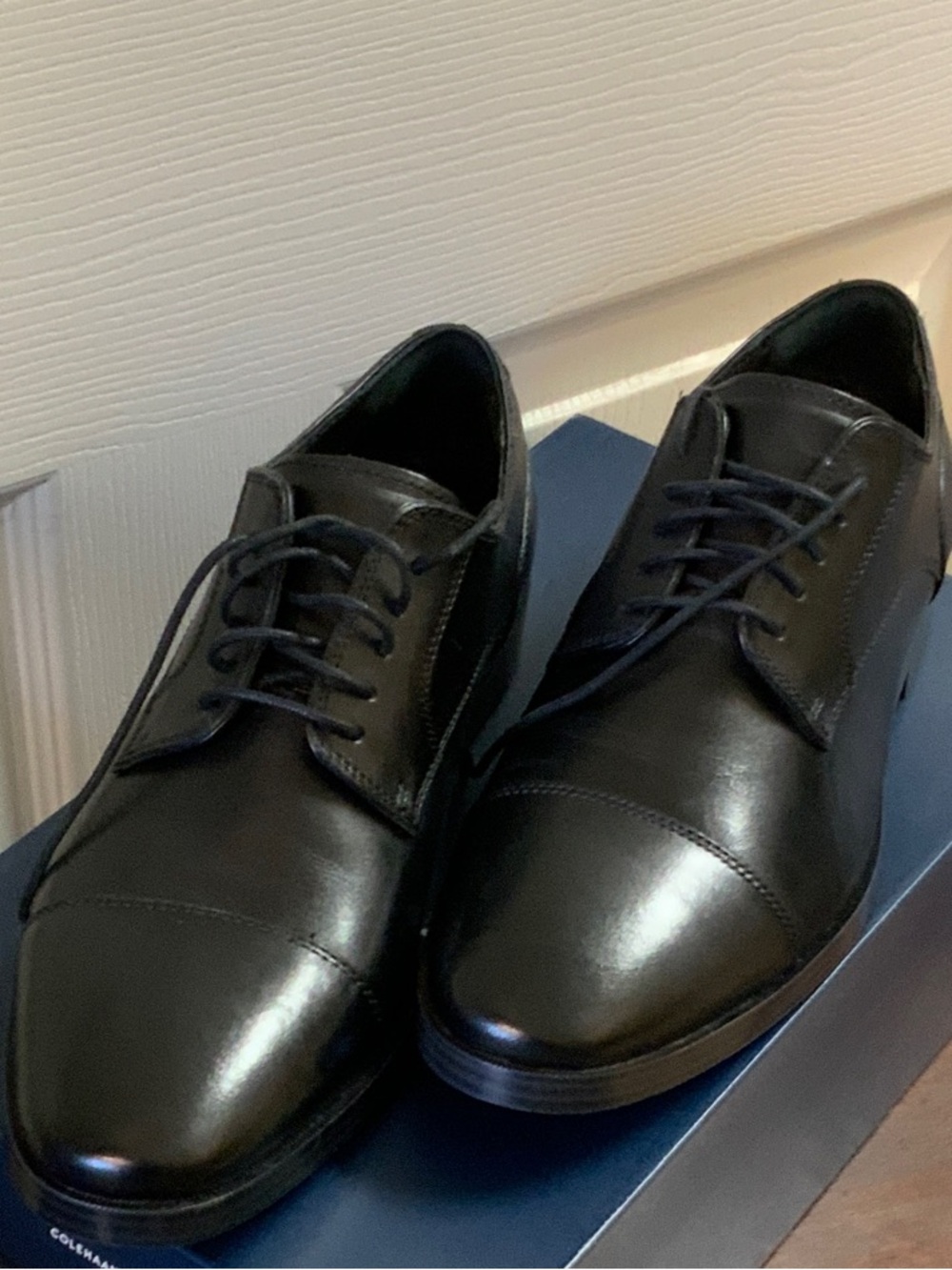 Cole Haan Black Cap-Toe Derby Oxfords C11630.  LENOX HILL CAP OX